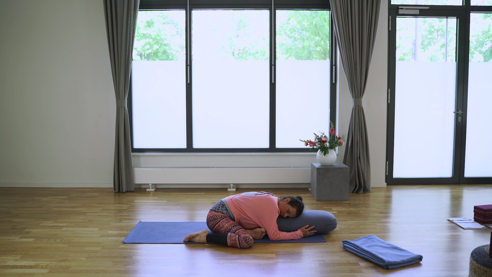Yoga für einen gesunden Schlaf mit Füsun Folger_Moment